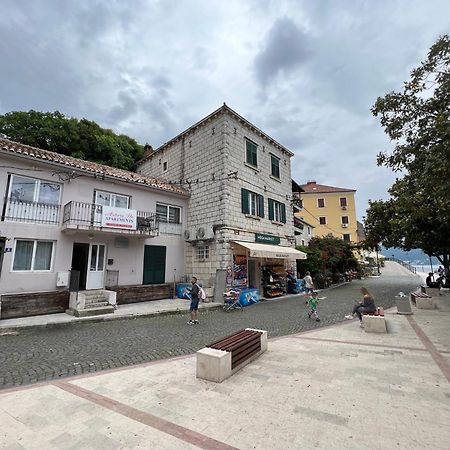Apartments Astoria Hn Herceg Novi Bagian luar foto