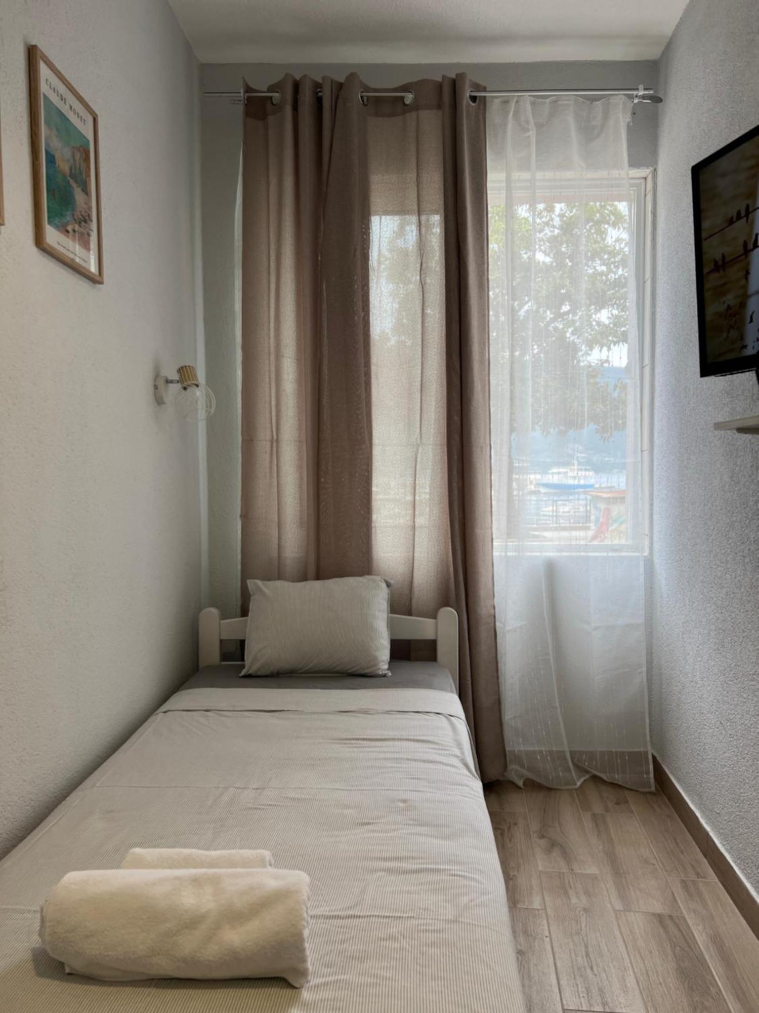 Apartments Astoria Hn Herceg Novi Bagian luar foto