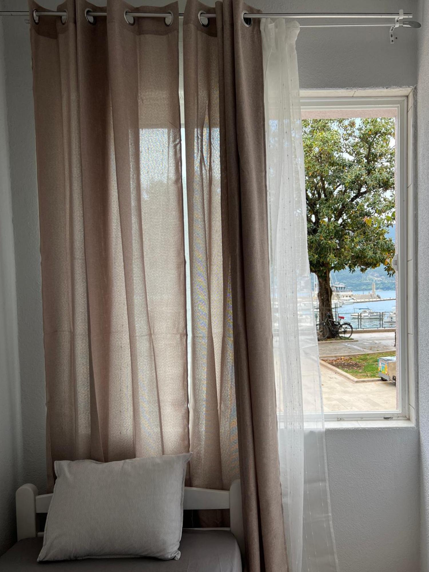 Apartments Astoria Hn Herceg Novi Bagian luar foto