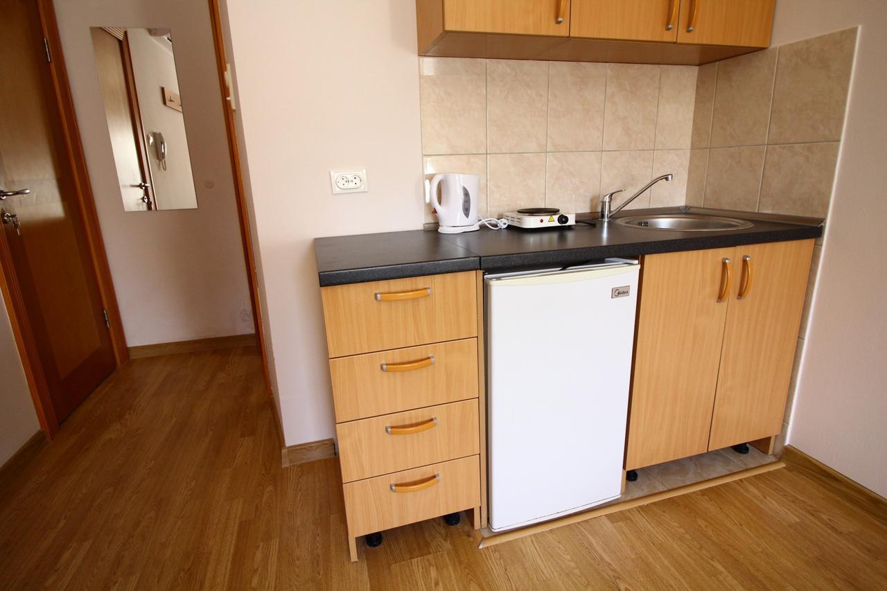 Apartments Astoria Hn Herceg Novi Bagian luar foto