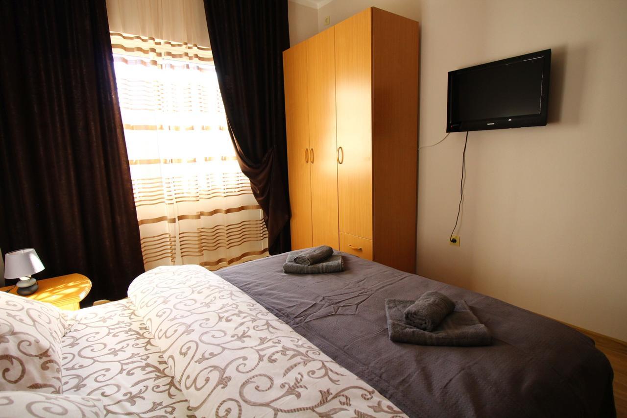 Apartments Astoria Hn Herceg Novi Bagian luar foto
