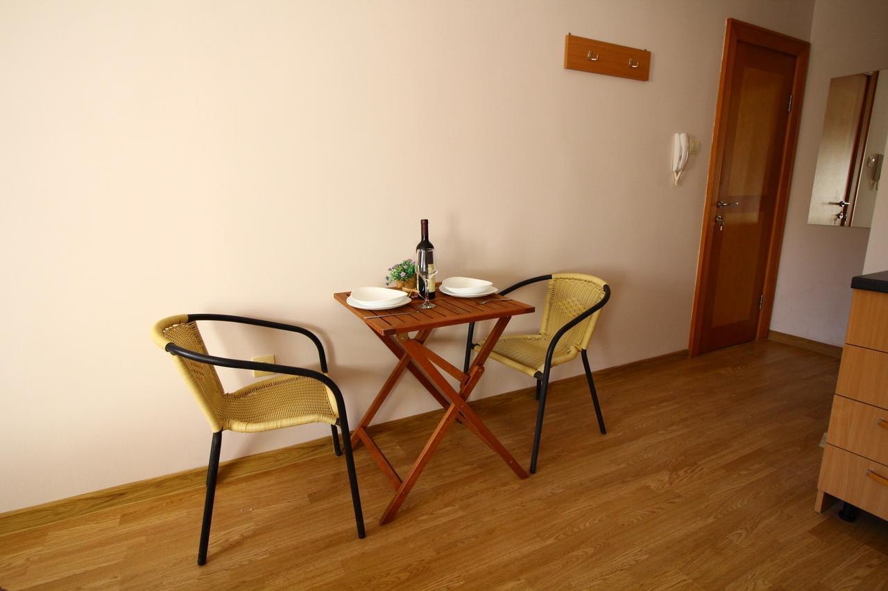 Apartments Astoria Hn Herceg Novi Bagian luar foto