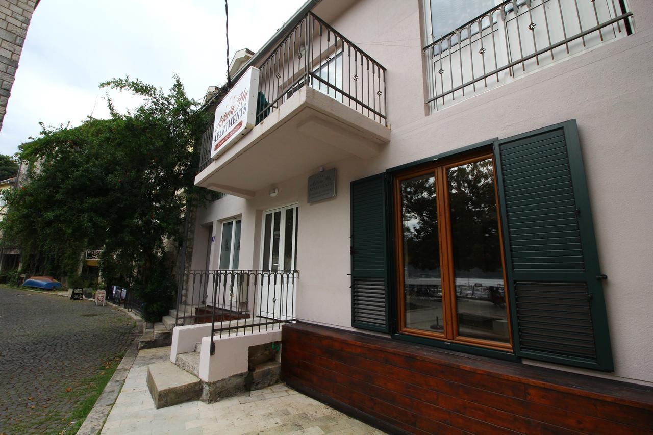 Apartments Astoria Hn Herceg Novi Bagian luar foto