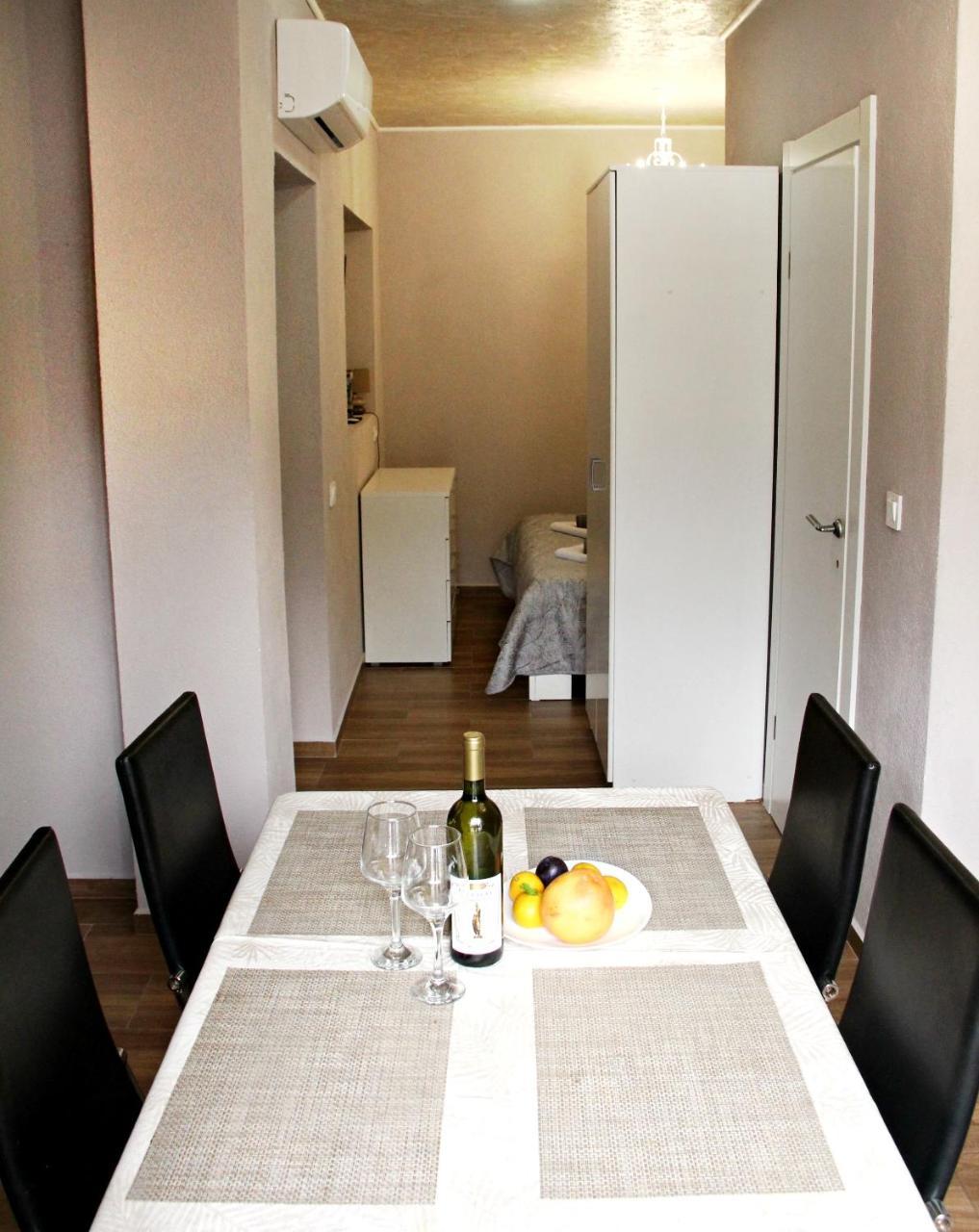 Apartments Astoria Hn Herceg Novi Bagian luar foto