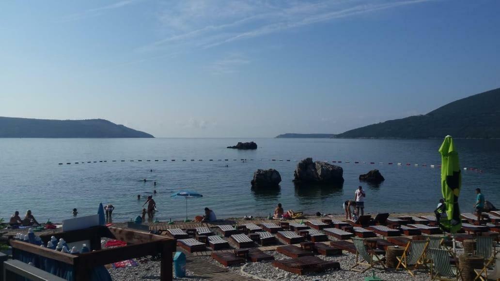 Apartments Astoria Hn Herceg Novi Bagian luar foto